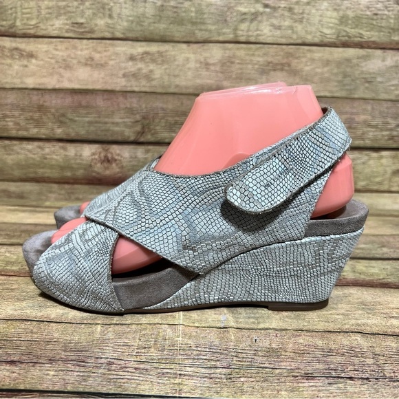 Mephisto Snake Embossed Lissandra Wedge Sandals - Picture 1 of 8